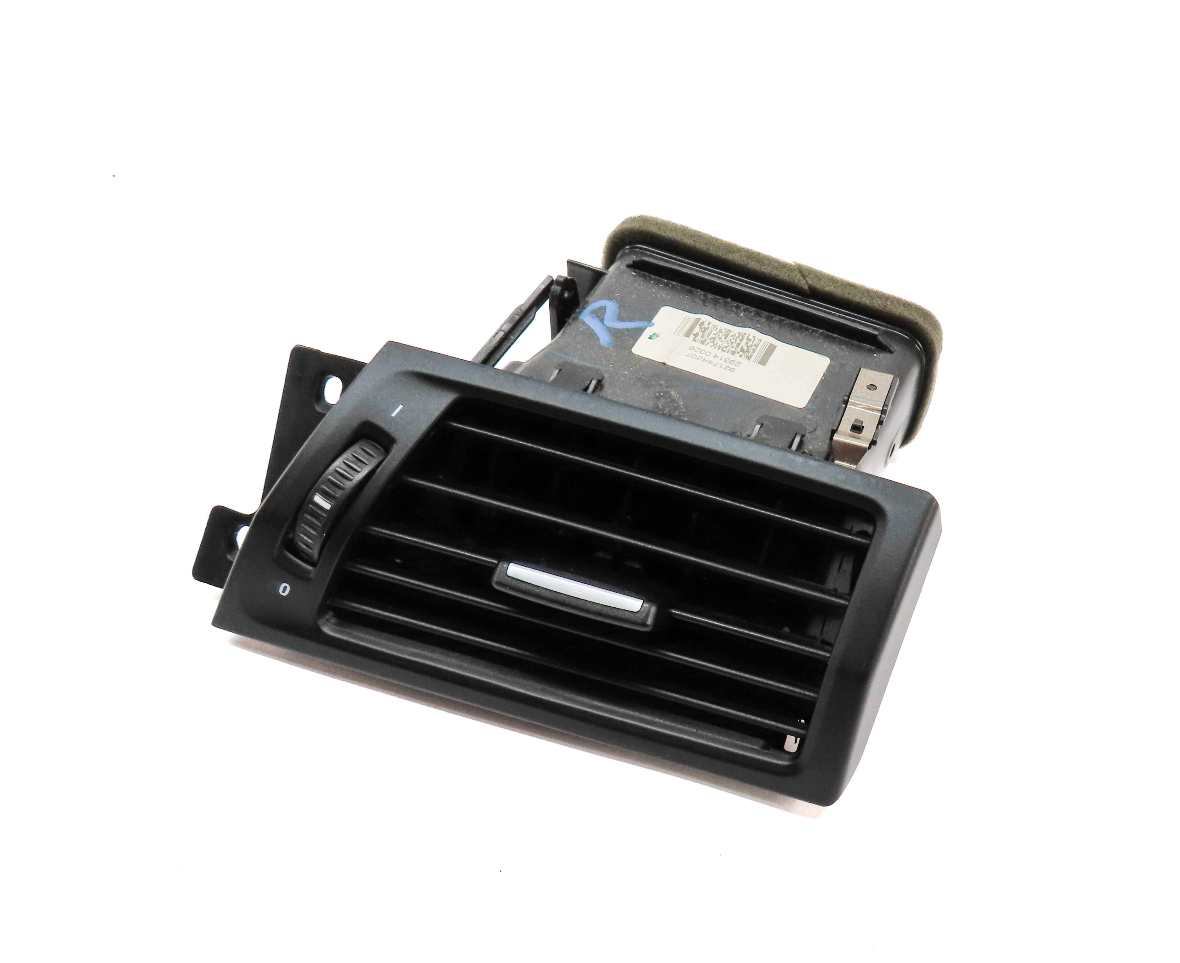 2015 BMW X4 (F26) FRONT RIGHT PASSENGER OUTER DASH HEATER A/C AIR VENT — exact item pictured